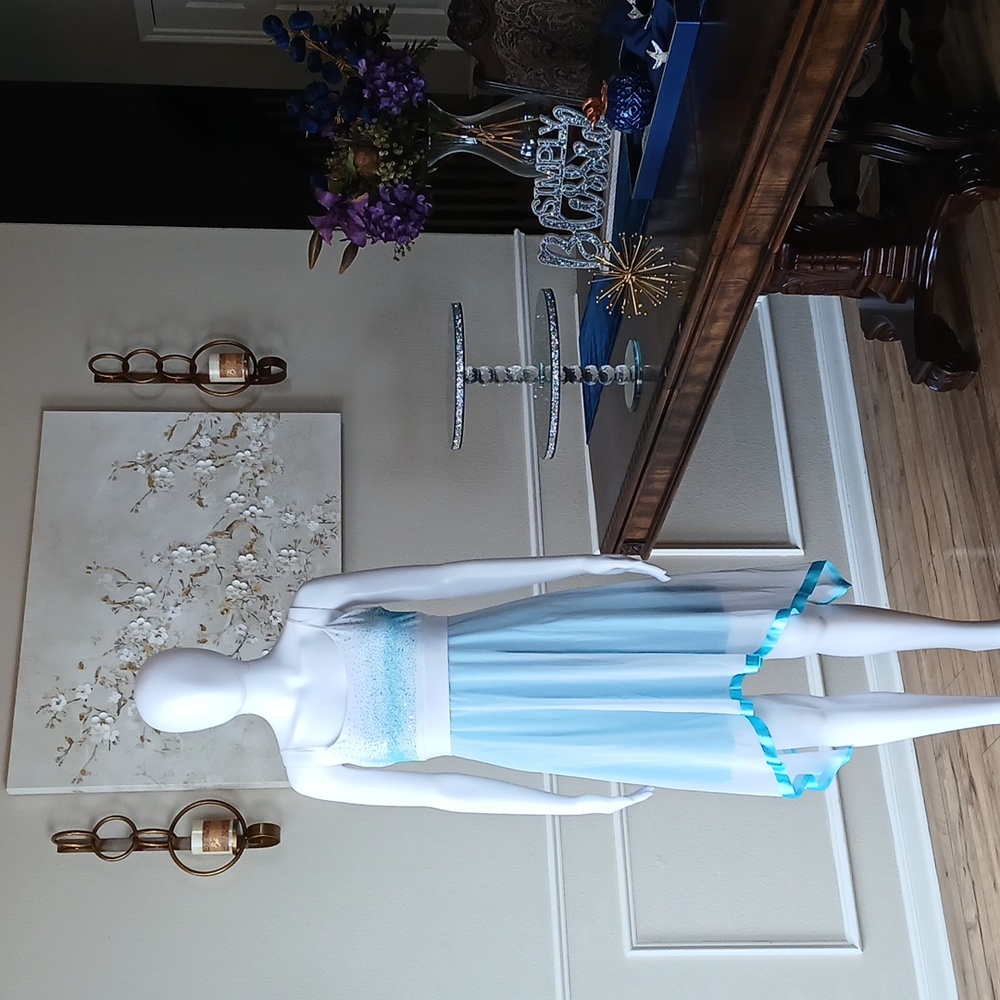 Blue And White Embellished Asymmetral Dress. Size M - Picture 11 of 17